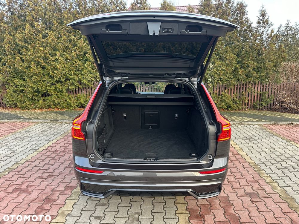 Volvo XC 60 B4 D Plus Dark - 9