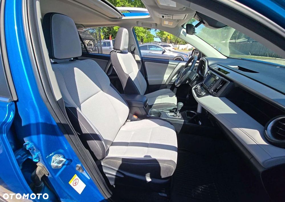 Toyota RAV4 - 11