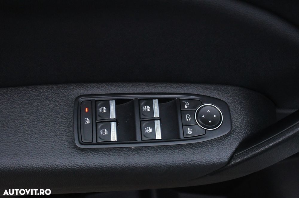 Renault Captur TCe 100 Intens - 25