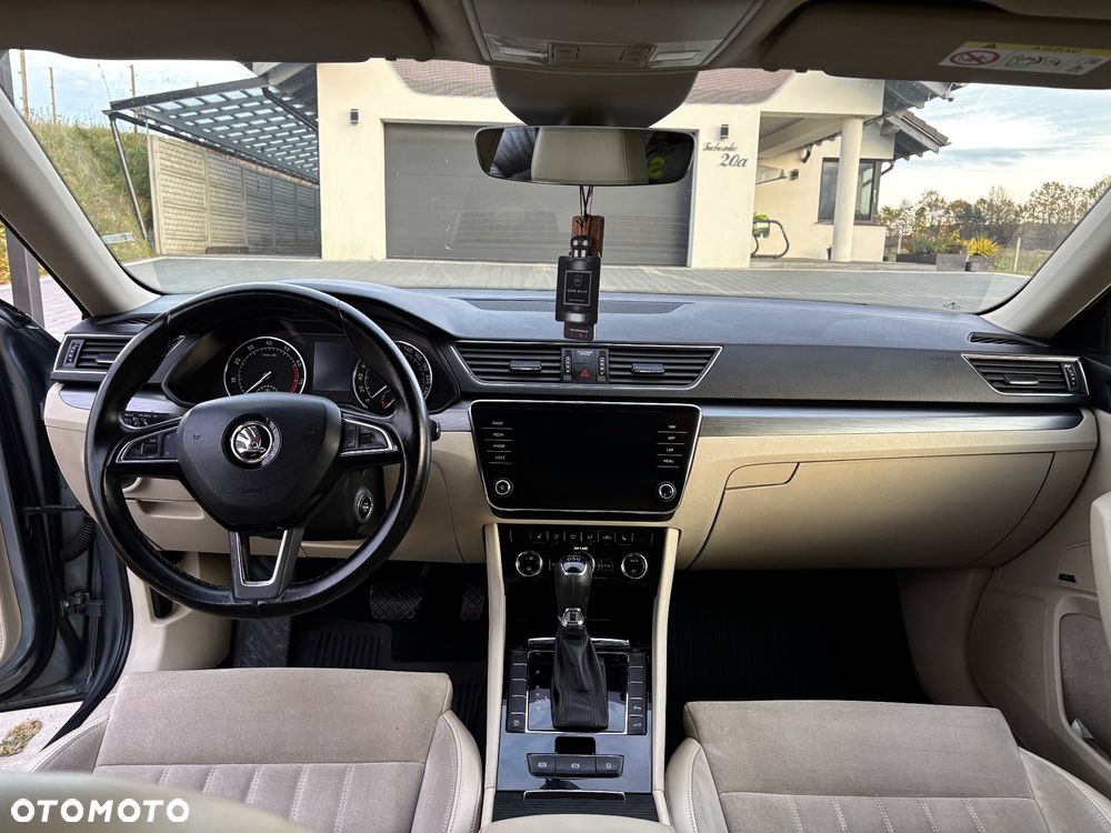 Skoda Superb 1.8 TSI Sportline DSG - 18