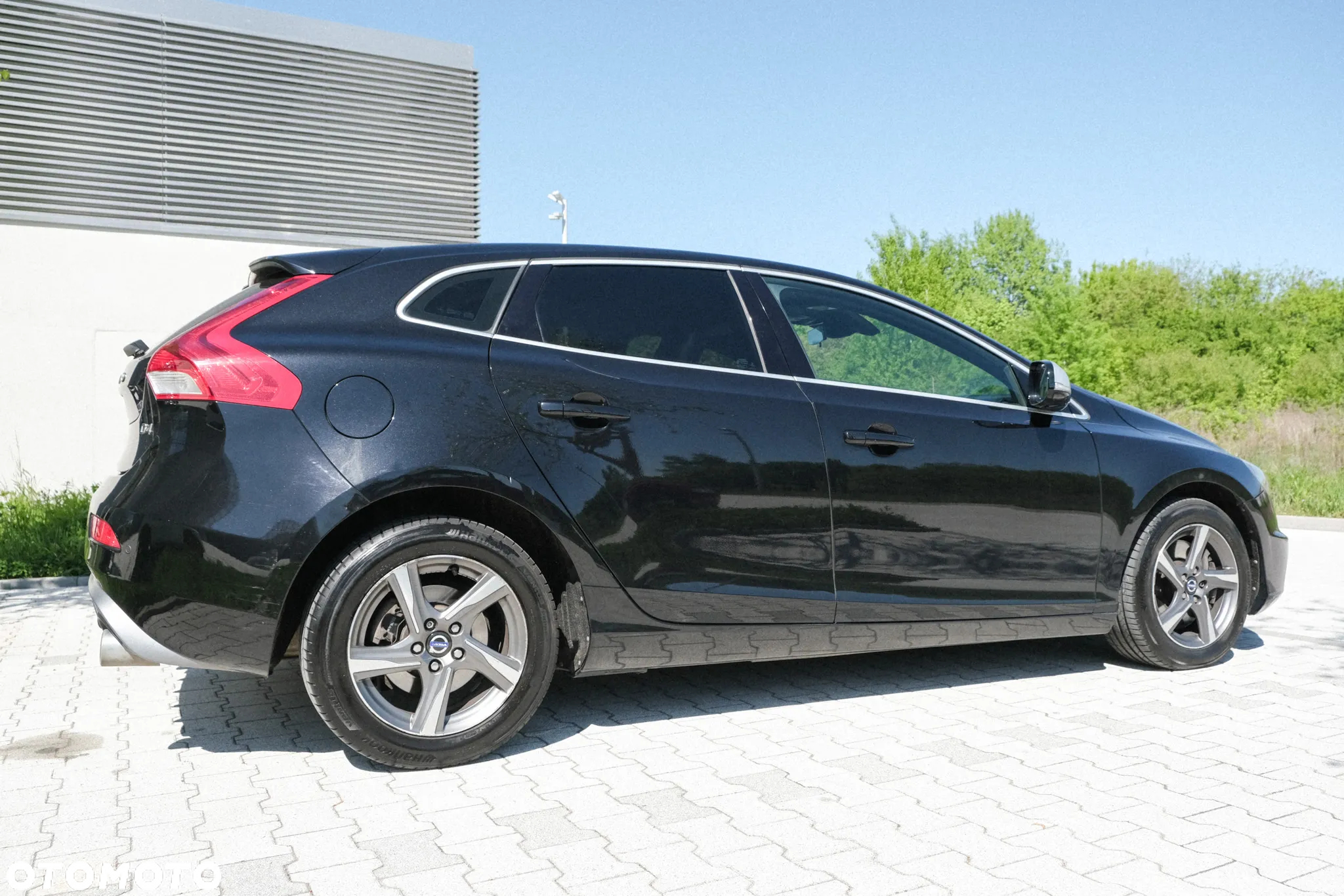 Volvo V40 D4 Drive-E R-Design Momentum - 9