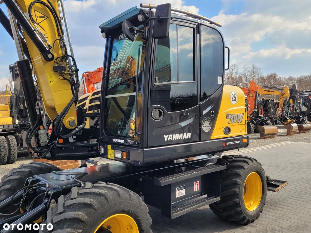 Yanmar B110W / ROTOTILT ze szczypcami / przyczepa / - 8