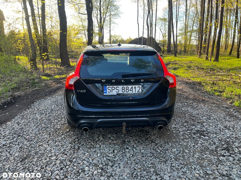 Volvo V60 D3 R-Design - 14