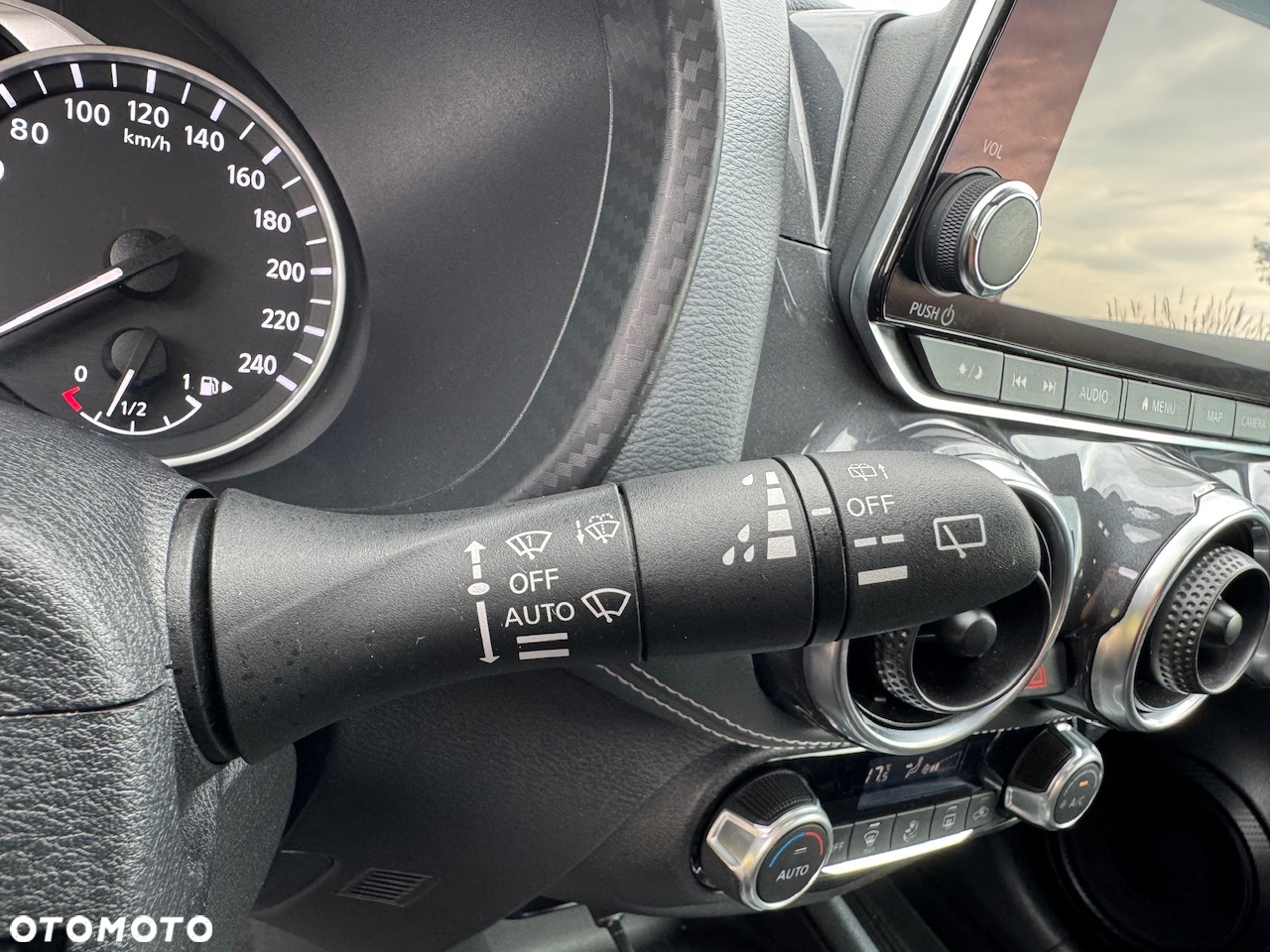 Nissan Juke 1.0 DIG-T Tekna - 17