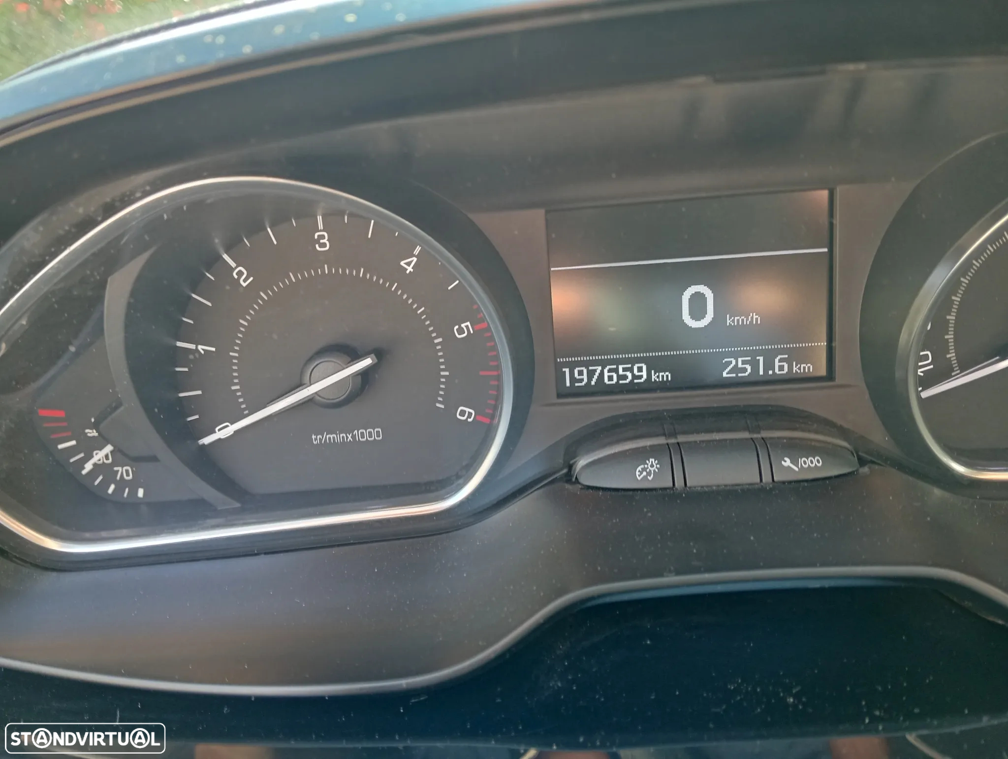 Peugeot 2008 1.6 BlueHDi Style - 4