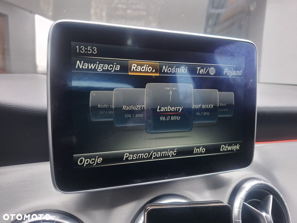 Mercedes-Benz CLA 180 7G-DCT Orange Art Edition - 17