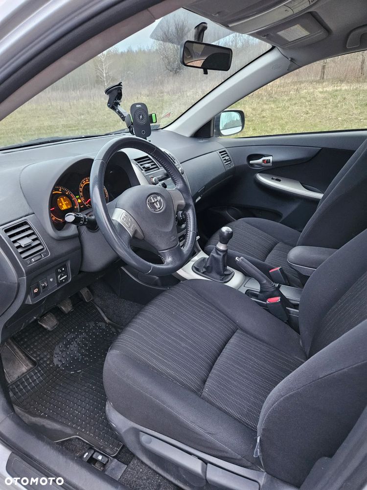 Toyota Corolla 1.6 VVT-i Luna - 4