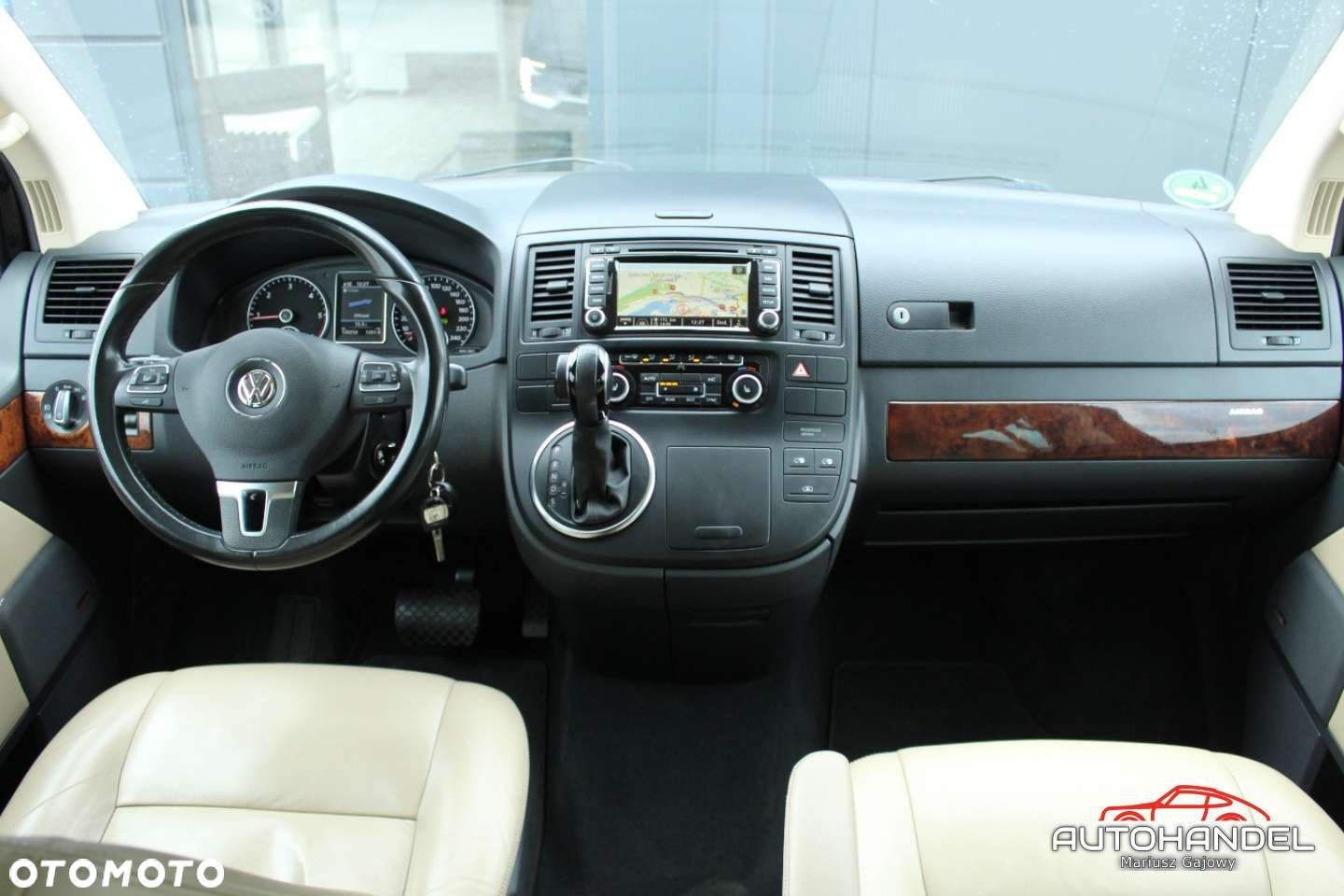 Volkswagen Multivan - 15