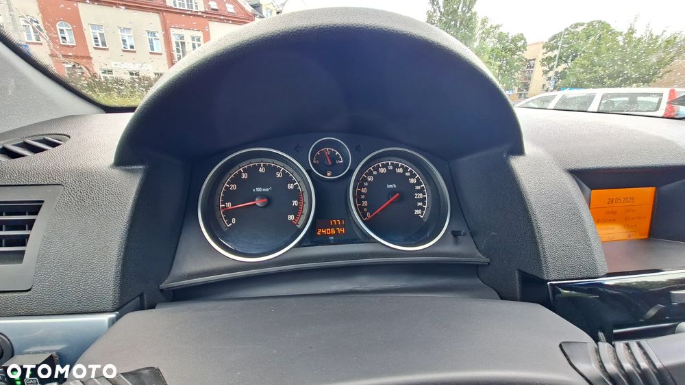 Opel Astra 1.6 Cosmo - 11