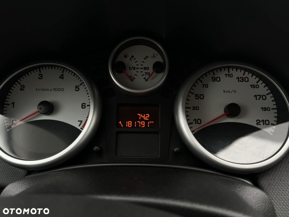 Peugeot 207 1.4 - 15