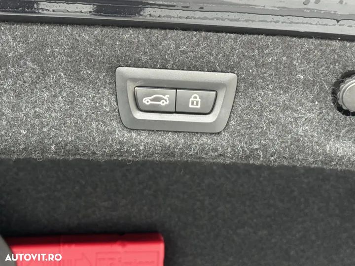 BMW M5 M550i xDrive AT - 38