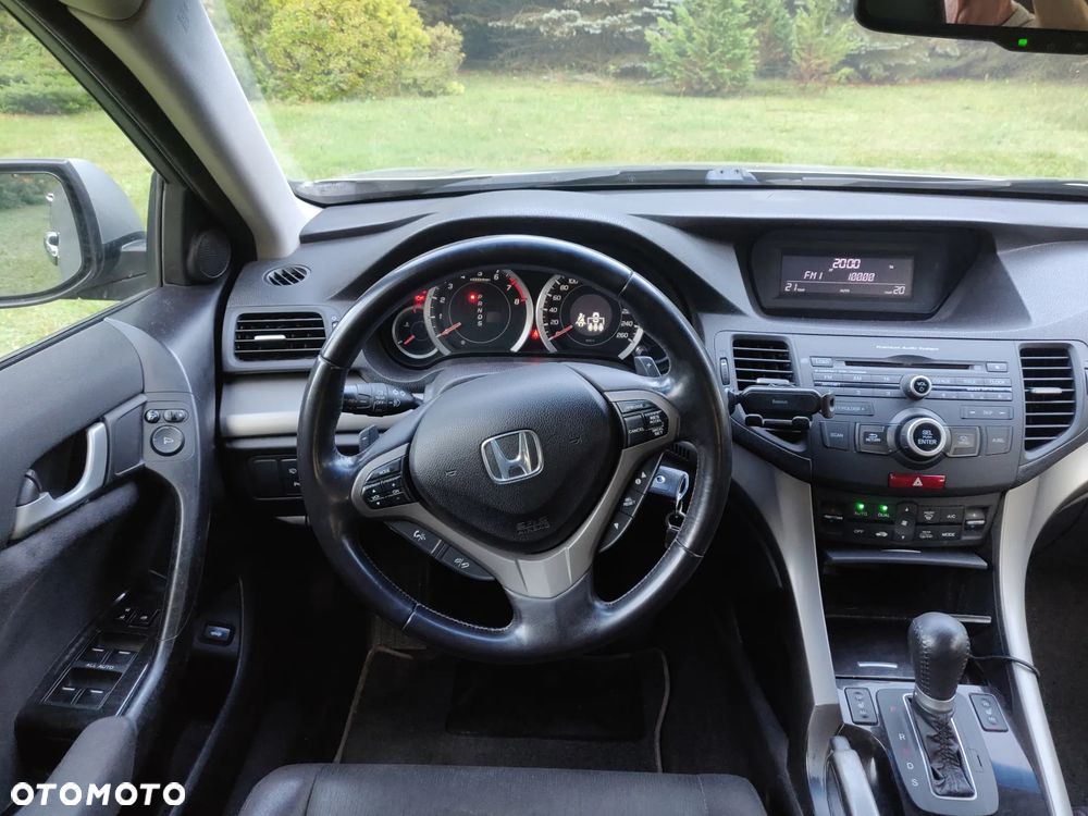 Honda Accord 2.0 Executive - 11