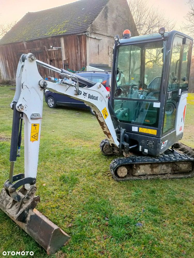 Bobcat E17 - 1