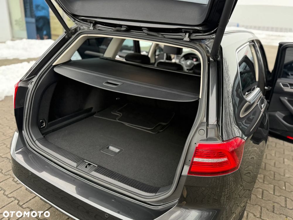 Volkswagen Passat Variant 2.0 TDI SCR DSG Highline - 2