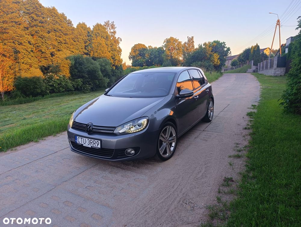 Volkswagen Golf - 1
