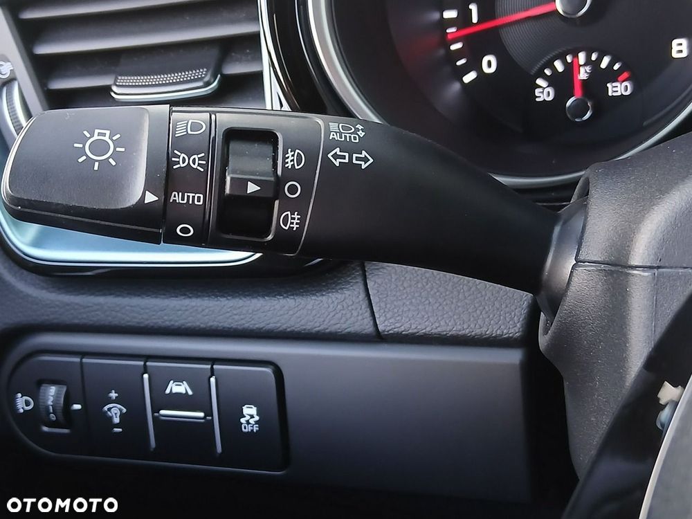 Kia XCeed 1.6 T-GDI Tribute DCT - 32