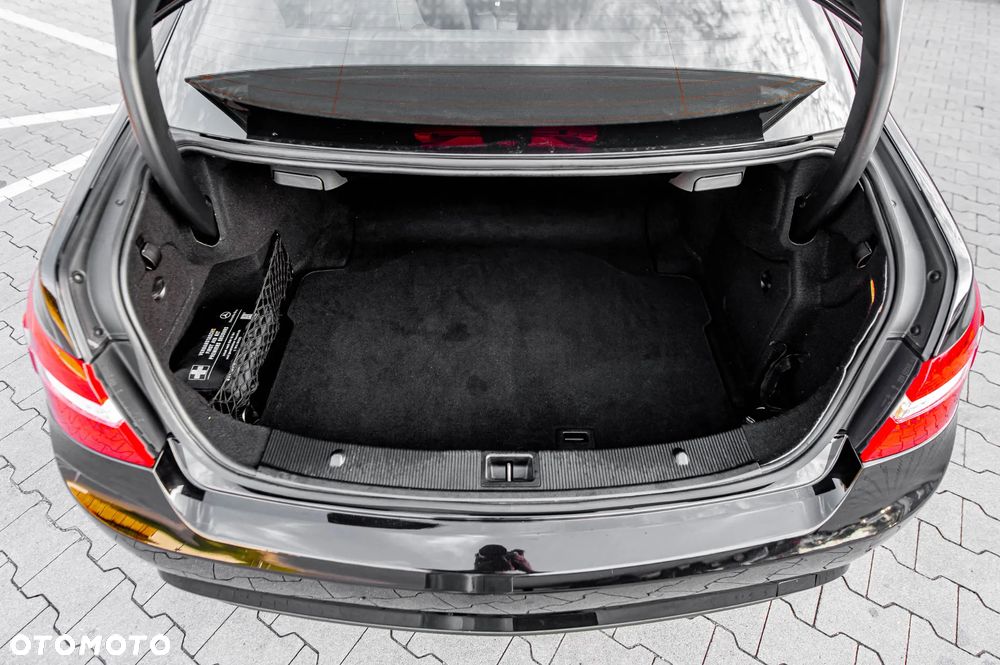 Mercedes-Benz Klasa E 350 CGI BlueEFFICIENCY 7G-TRONIC Avantgarde - 18