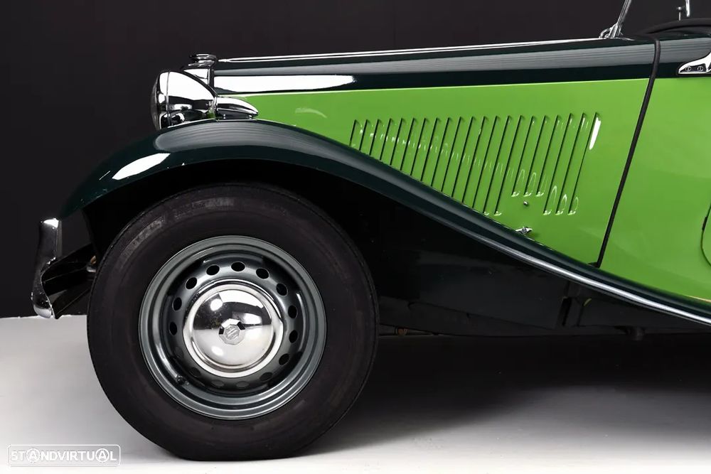 MG Midget - 12