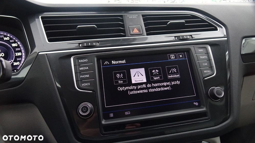 Volkswagen Tiguan - 37