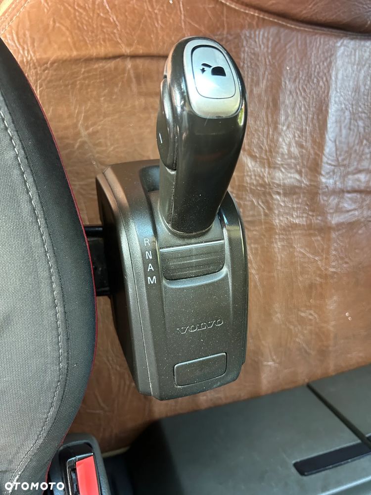 Volvo FH 500 AUTOMAT / HALOGENY ORUROWANIE / FULL SPOJLERY / LED / EURO 6 / TACHOGRAF NOWEJ GENERACJI / PRZÓD NOWE OPONY DUNLOP / 2015 ROK !! - 29