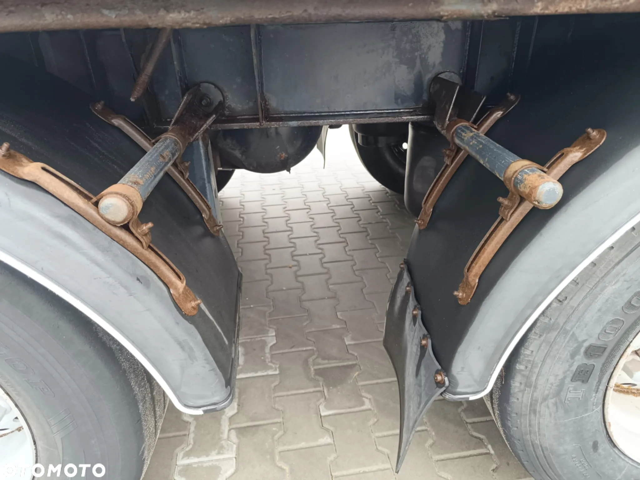 Schmitz Cargobull tandem 2 osie 2007 rok BPW dolny zaczep 6,9 dł platforma - 14