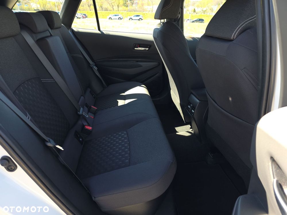 Toyota Corolla 1.8 Hybrid Comfort - 17