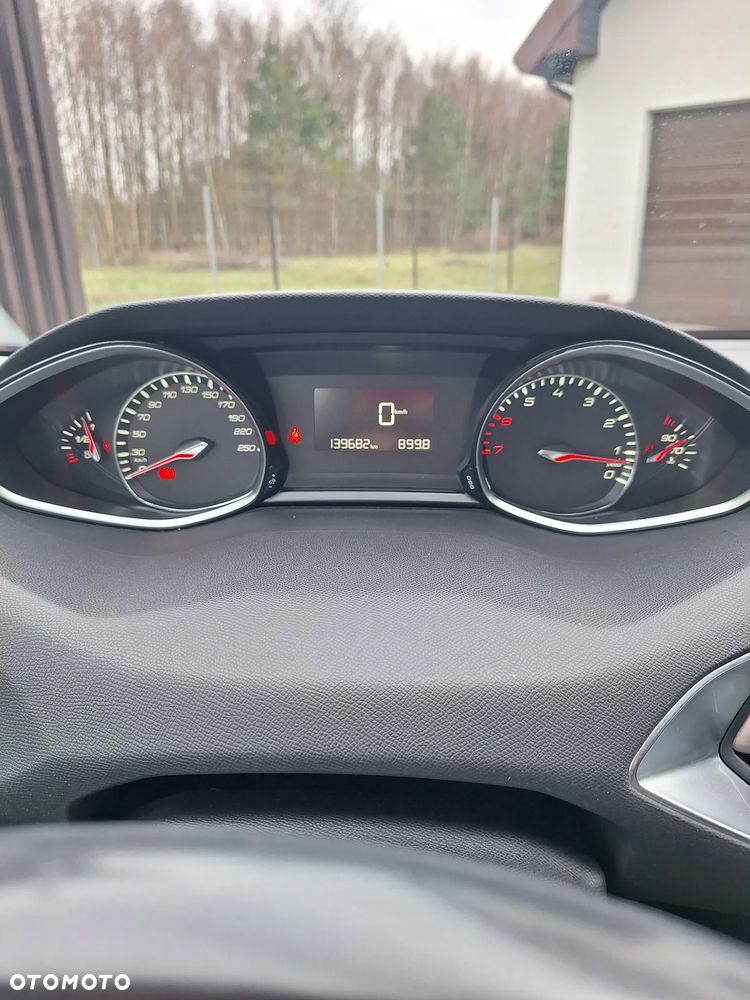 Peugeot 308 125 THP Allure - 4