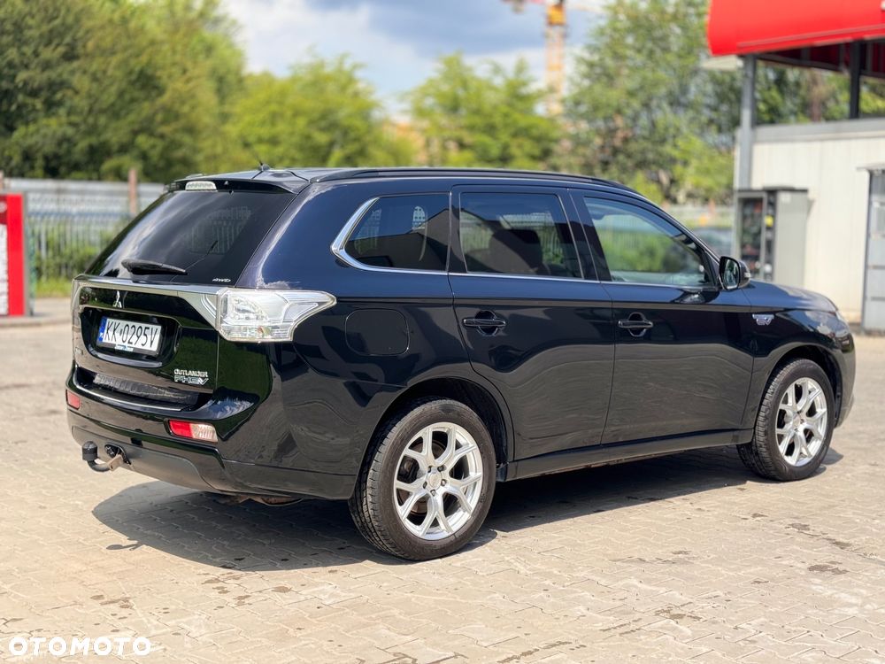 Mitsubishi Outlander - 4