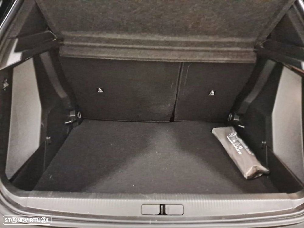 Peugeot 2008 1.2 Hybrid Allure e-DCS6 - 6