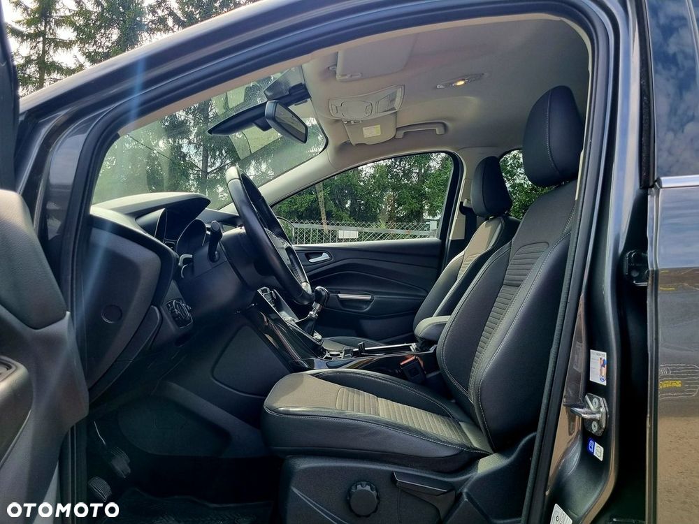 Ford Kuga 1.5 EcoBoost 2x4 Titanium - 9