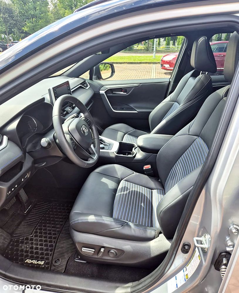 Toyota RAV4 - 10