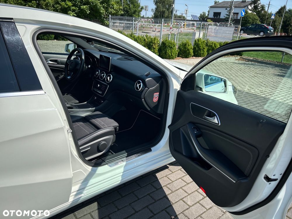 Mercedes-Benz Klasa A 220 d 4Matic 7G-DCT - 15