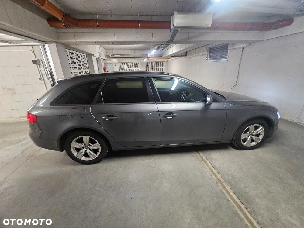 Audi A4 Avant 2.0 TDI DPF Ambiente - 6