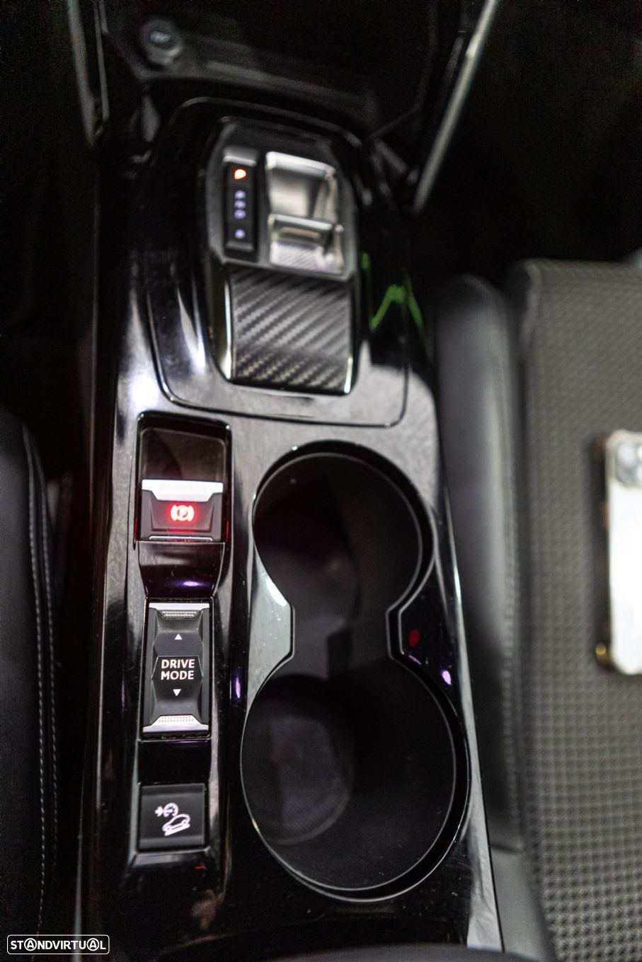 Peugeot e-2008 50 kWh GT - 31