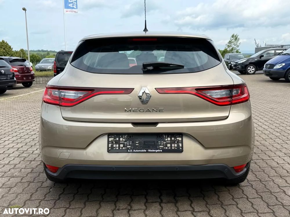 Renault Megane ENERGY TCe 100 EXPERIENCE - 6