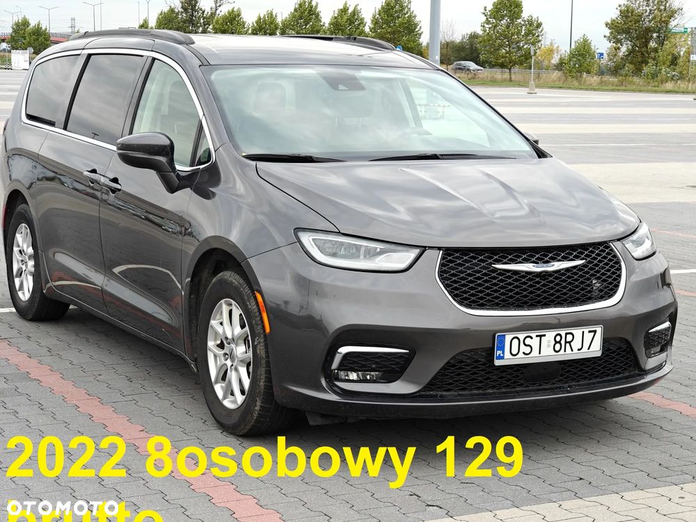 Chrysler Pacifica - 16