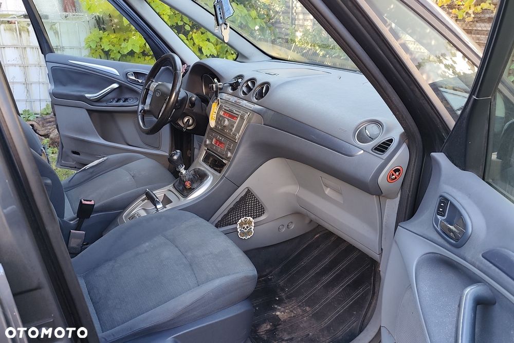 Ford Galaxy - 10