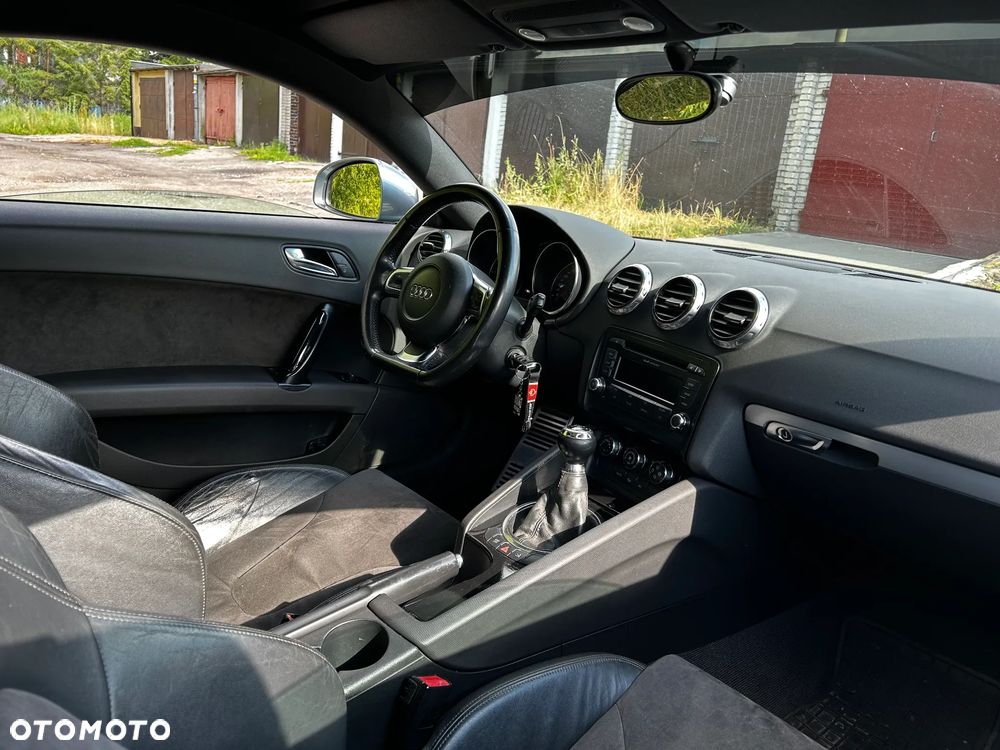 Audi TT Coupé - 8