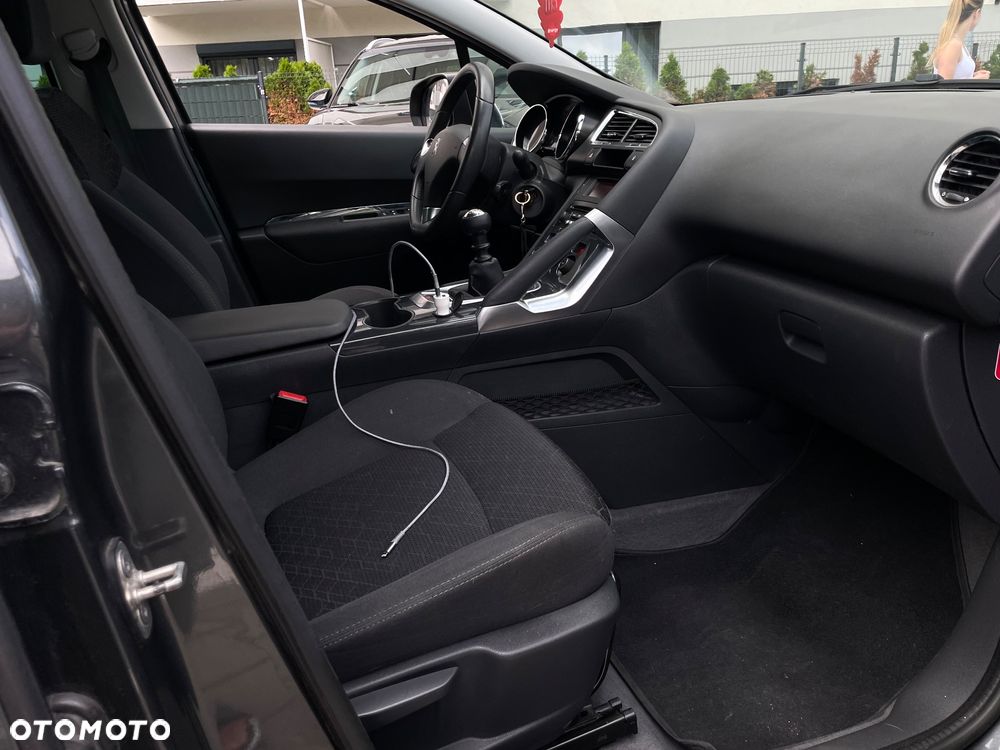 Peugeot 3008 1.6 HDi Access - 24