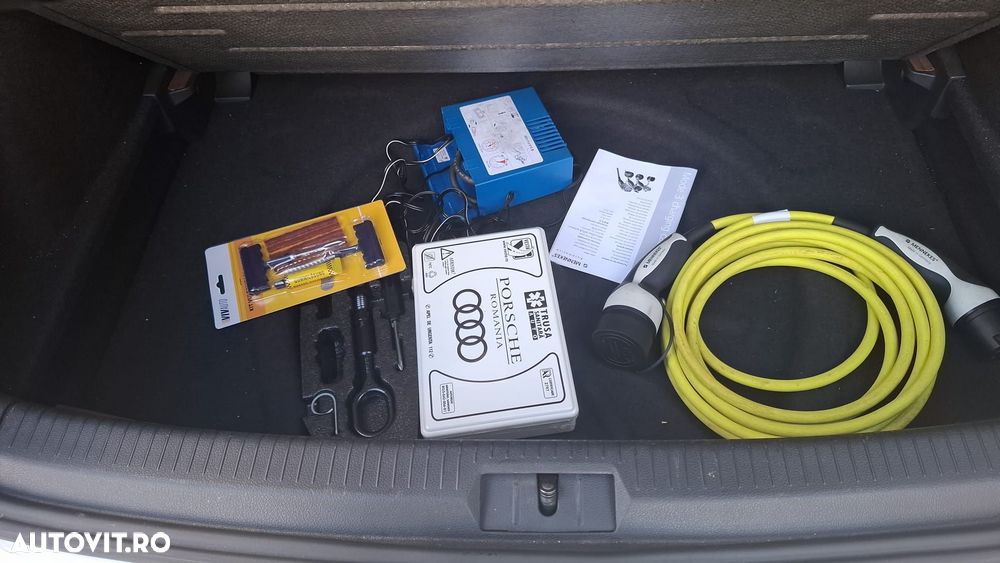 Volkswagen Golf e-Golf - 20
