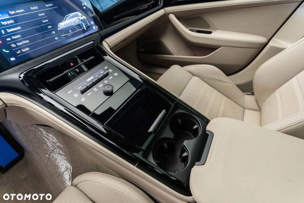 Porsche Panamera 4 - 34