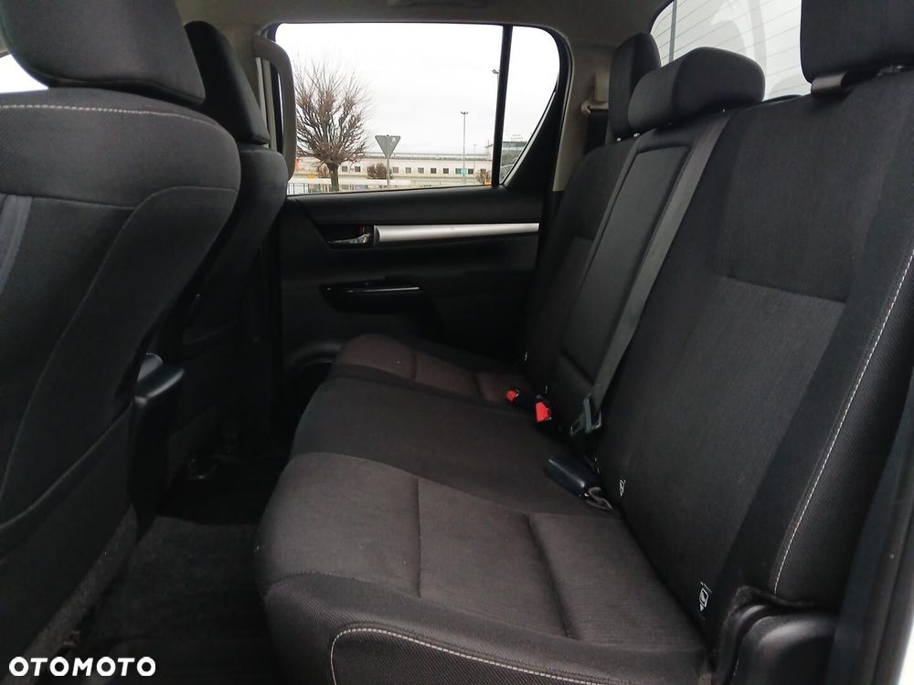 Toyota Hilux 2.8 D-4D Double Cab SR5 4x4 - 15