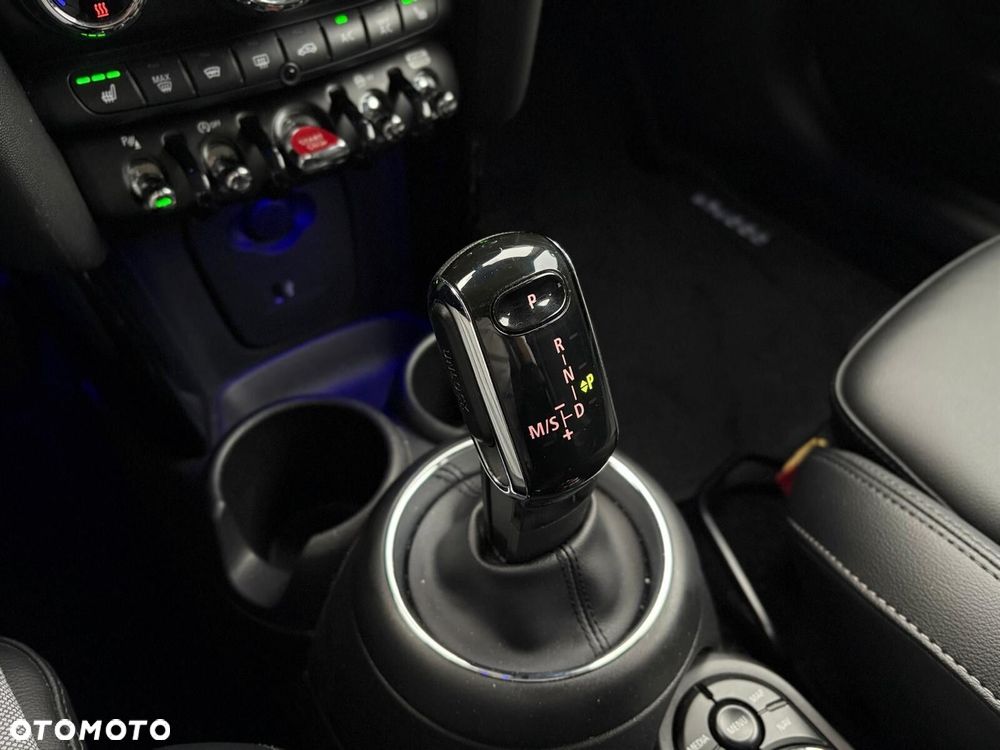 MINI Cooper Classic Trim - 18
