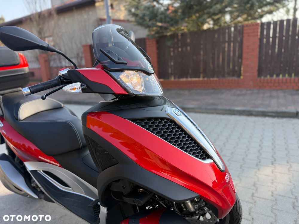 Piaggio MP-3 - 4