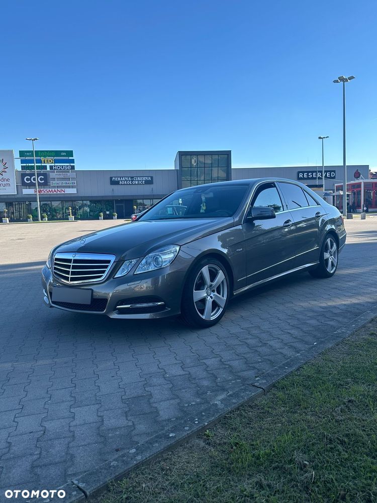 Mercedes-Benz Klasa E 200 CGI BlueEFFICIENCY Avantgarde - 12