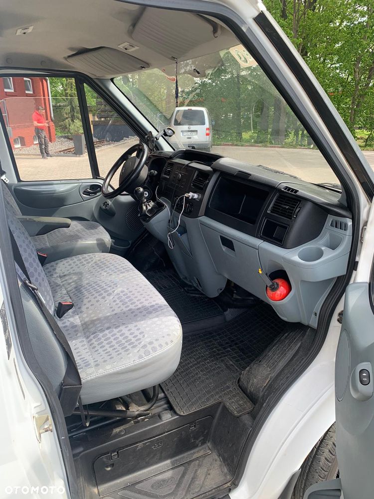 Ford Transit - 12