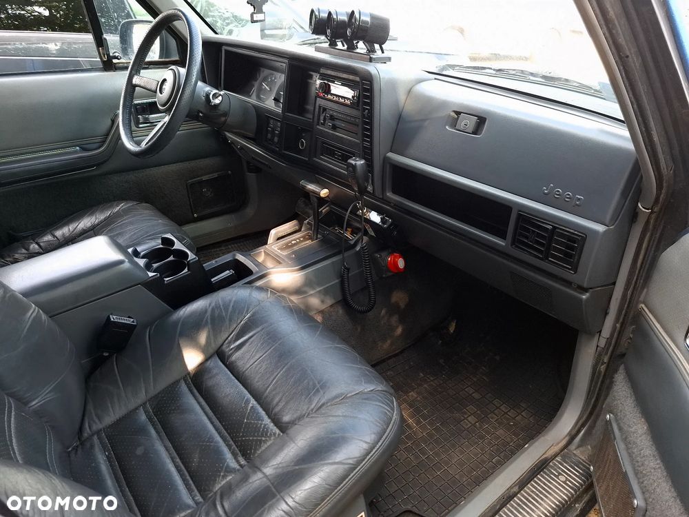 Jeep Cherokee - 17
