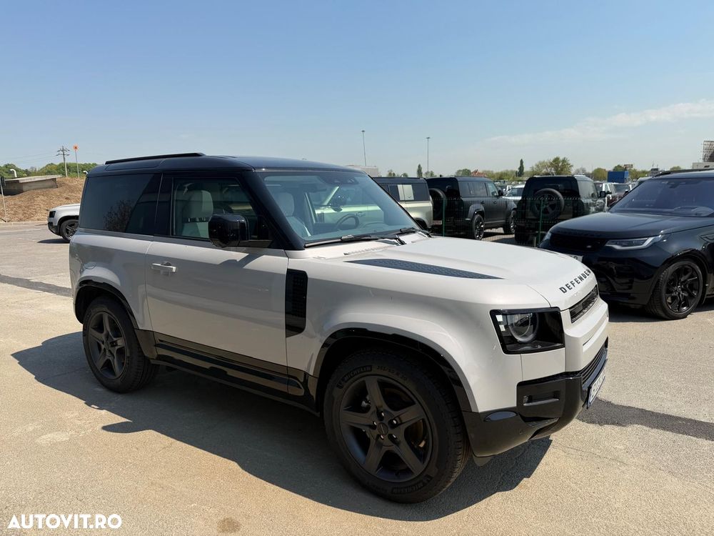 Land Rover Defender 90 3.0D 250 MHEV Hard Top X-Dynamic SE - 9