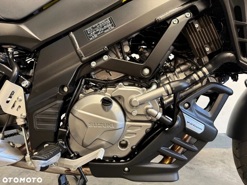 Suzuki V-STROM - 20