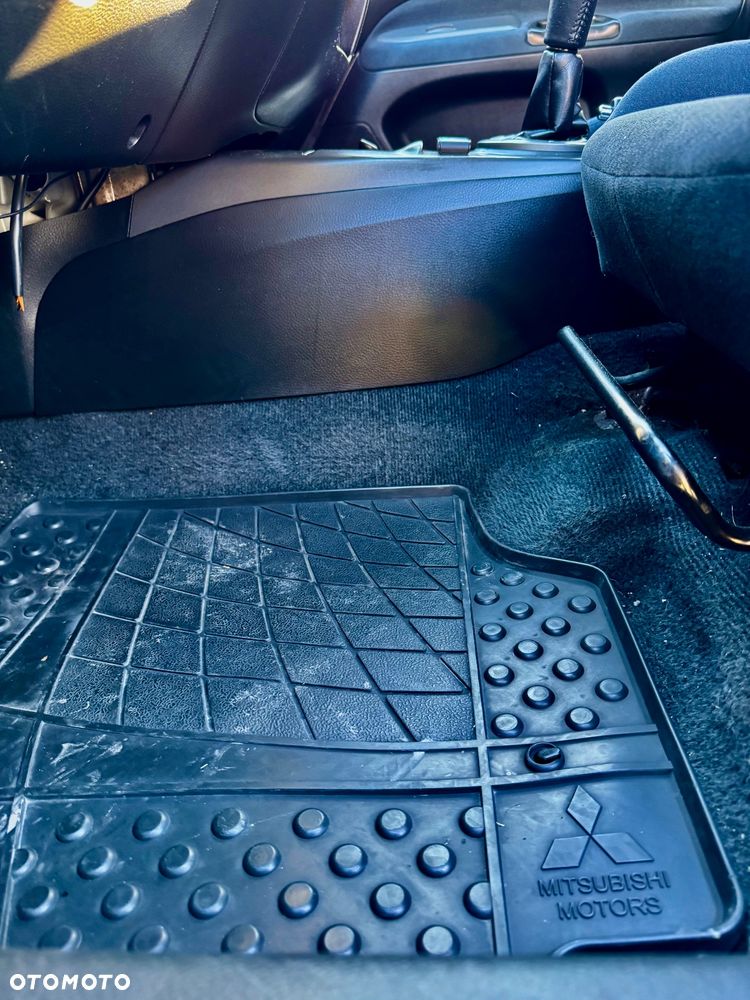 Mitsubishi Lancer Kombi 2.0 Comfort - 24